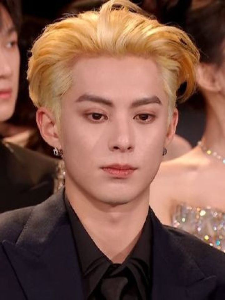 王鹤棣:去年叫我帅哥,今年就叫我黄毛#2023腾讯视频星光大赏#王鹤棣#孟子义#李昀锐_高清1080P在线观看平台_腾讯视频