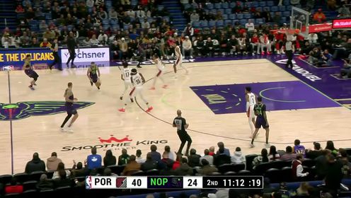 《NBA全场集锦》阿尔瓦拉多小打大并未命中 泰斯紧随其后命中补篮