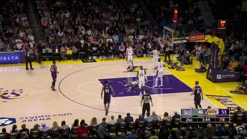 《洛杉矶湖人》【回放】NBA常规赛：国王vs湖人英文原声全场回放
