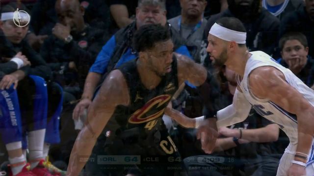 米切尔vs魔术集锦 全场39+9单节轰下17分助球队逆转取胜