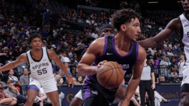 马刺59-85国王红队 卡斯尔西索科双双缺阵难以形成战斗力