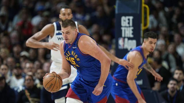 约基奇vs森林狼集锦 全场32+8+9攻传兼备难挽颓势