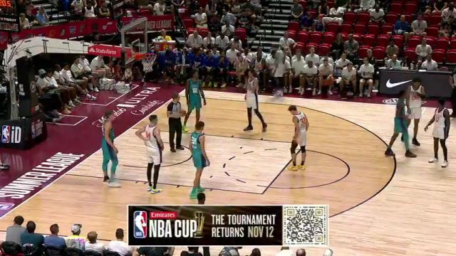 NBA夏季联赛：黄蜂vs尼克斯第3节英文原声回放