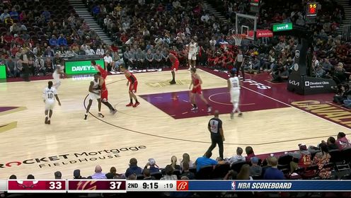 《NBA骑士》令人眼花缭乱 米切尔大秀梦幻脚步突破分球助攻艾伦打成2+1