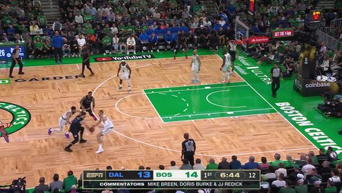 《TOP时刻》7日NBA最佳镜头 东契奇四面楚歌临危不惧强行打进关键球