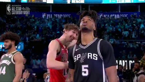 《NBA全场集锦》扣篮大赛麦克朗决赛第一扣：一飞冲天同时扣进双球得到50分