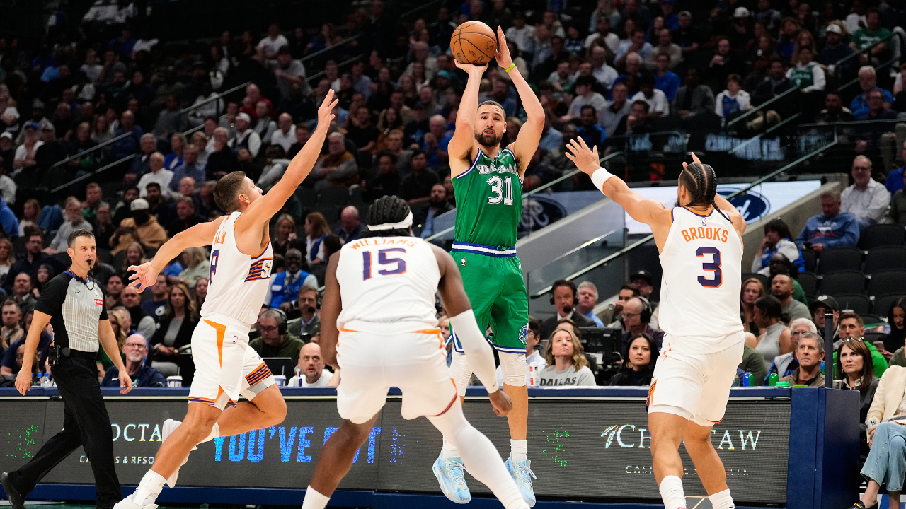 太阳123-114独行侠 布克26+9力压弗拉格16+6+6太阳客场取胜