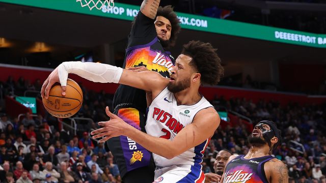 太阳vs活塞精华回放 活塞队六人上双主场有惊无险战胜太阳