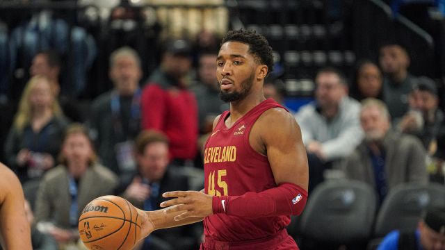米切尔vs魔术集锦 状态稍差空砍22分无力回天