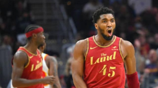 老鹰128-105骑士 特雷-杨14中3米切尔40+11+5