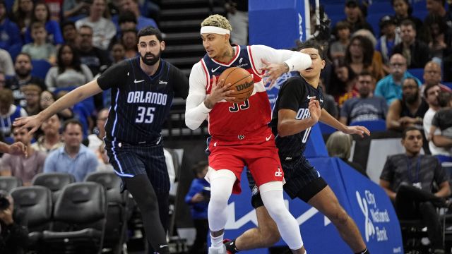 库兹马vs魔术集锦 全场18中10砍27+6独木难支