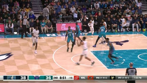 《NBA全场集锦》没有什么能够阻挡！李凯尔突破上篮打成2+1