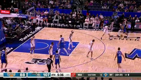 《NBA全场集锦》基本为比赛盖棺定论 班凯罗先来中投再玩暴扣连取4分