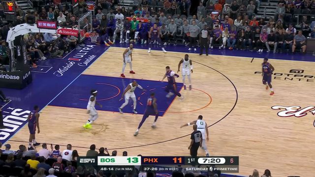 配合默契！杜兰特假动作吸引火力助攻比尔底角三分一箭穿心