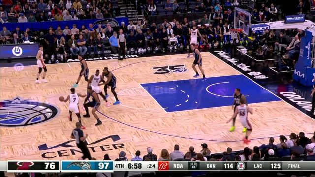 真可谓天降神兵！阿德巴约篮下一柱擎天补扣打进2分