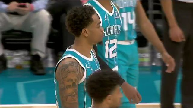 NBA常规赛：尼克斯vs黄蜂第1节英文原声回放