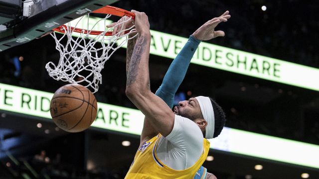 湖人124-118黄蜂 浓眉砍三双 湖人三人25+获三连胜收官客场之旅