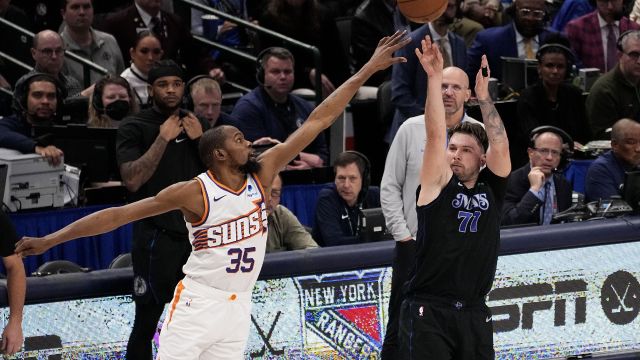 太阳132-109独行侠 布克46分 太阳后程发力大胜独行侠豪取七连胜