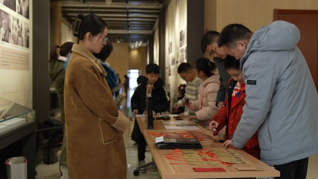 博物馆里过大年 | 剪纸、老郑州民俗风情图片展唤醒“城市记忆”