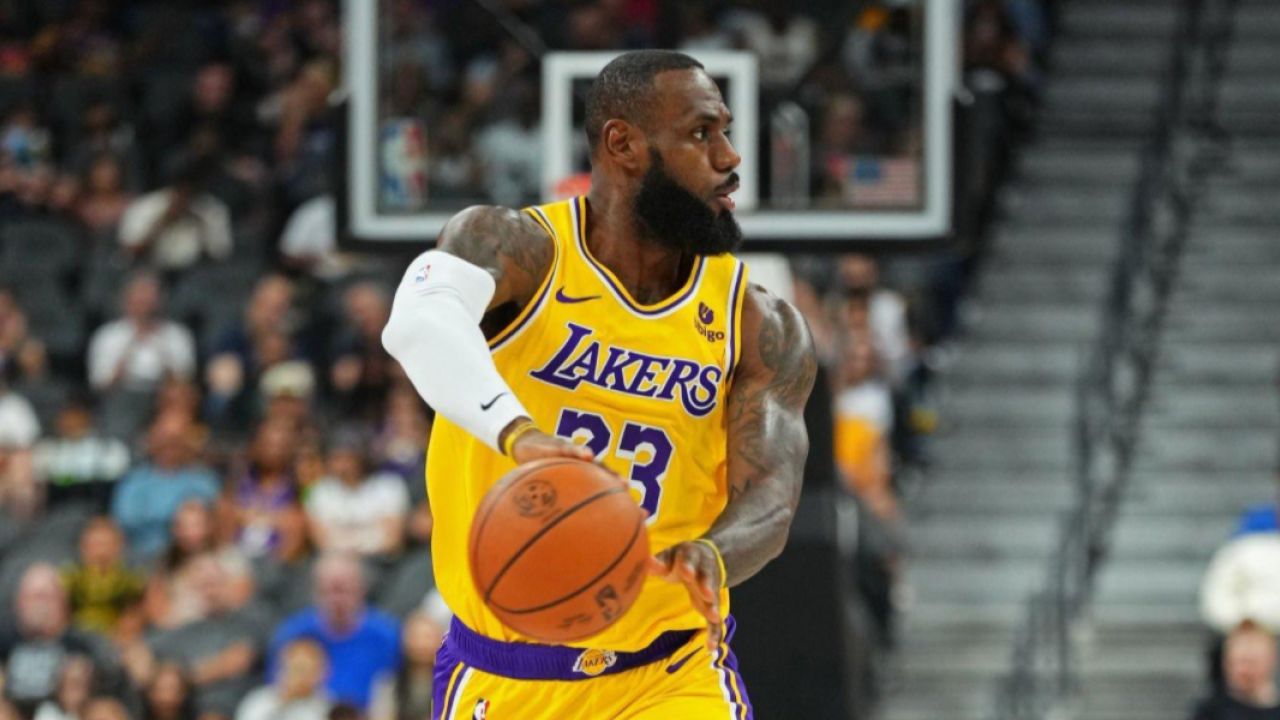 湖人五佳球:詹姆斯空中换手扣篮 克里斯蒂以一敌二强硬2 1