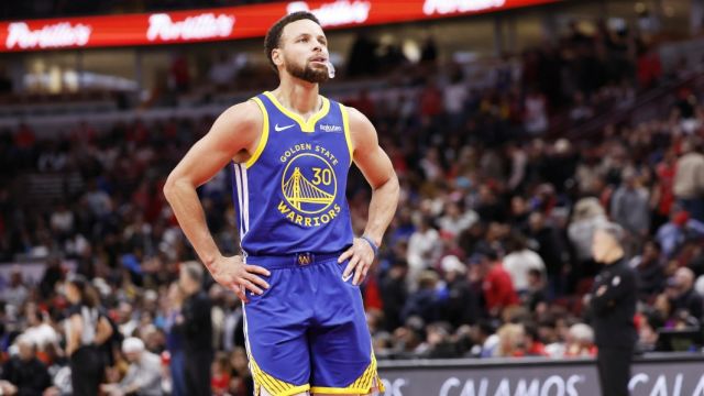 库汤追三人组的第400场常规赛胜利！勇士7人上双力擒老鹰：库明加11中11追平克里斯-穆林的队史纪录