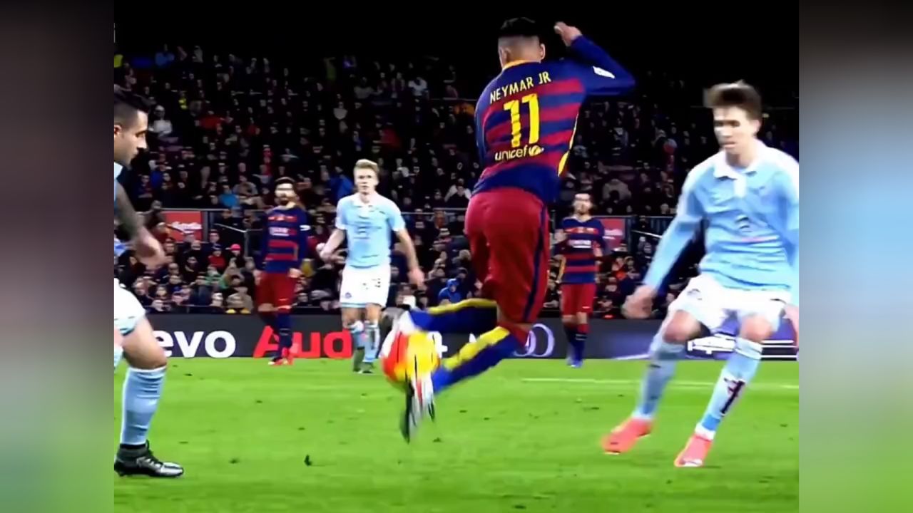 内马尔彩虹过人