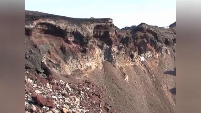 日本山梨县计划征收富士山登山费,每人2000日元