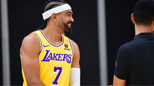 湖人最新交易流言动态：已询价斯玛特但遭灰熊拒绝，将文森特加入交易讨论，詹眉+里夫斯非卖