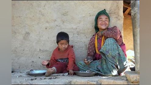 尼泊尔翠花生活水平提高后，牛肉换着花样吃，幸福的生活已经到来,三农,农民生活,好看视频