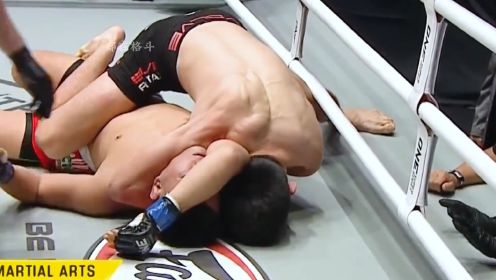 日本拳王恶意掰断中国选手脖子，还不断嘲讽，最终惨遭吊打