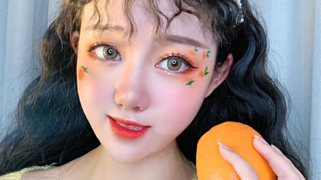 最近想出个水果系列的妆容,明天该轮到香蕉了