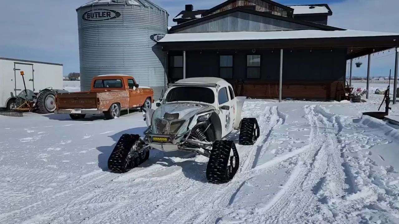 雪地履带车 民用图片