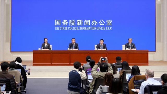 国家发改委:12月民间投资同比增长0.4%,增速由负转正