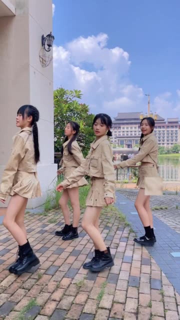 10和00后来报一下身高体重吧,现在女孩子平均身高是不是160啊,都不