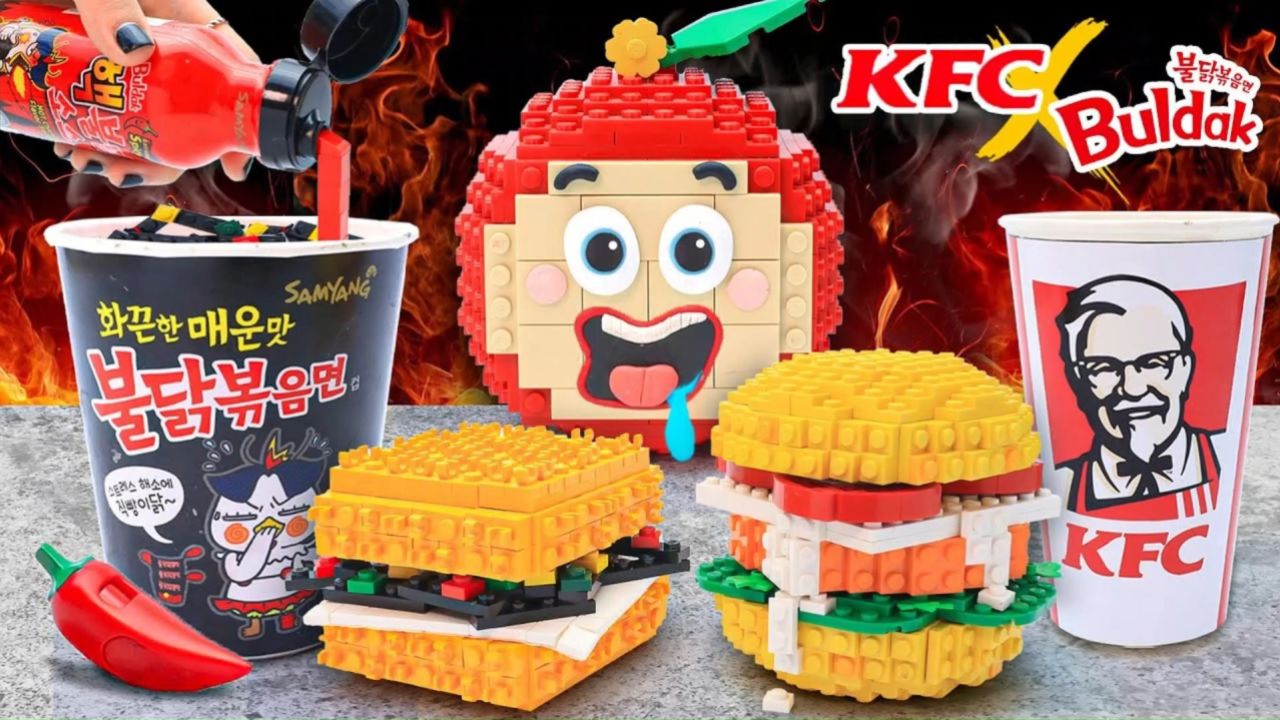 乐高美食动画:红蛋蛋开着赛车去吃肯德基,神秘黑蛋蛋端着火炮抢夺她的