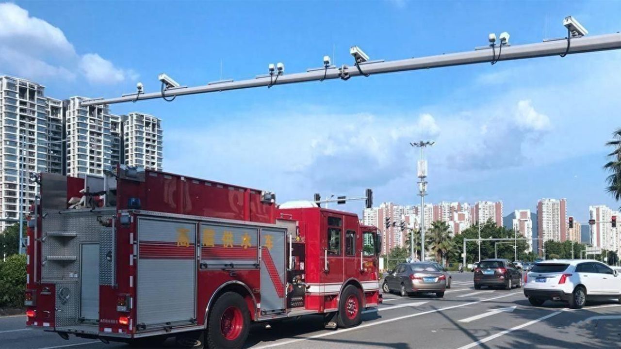 礼让消防车被扣6分,车主申诉被拒绝:以后不让了?