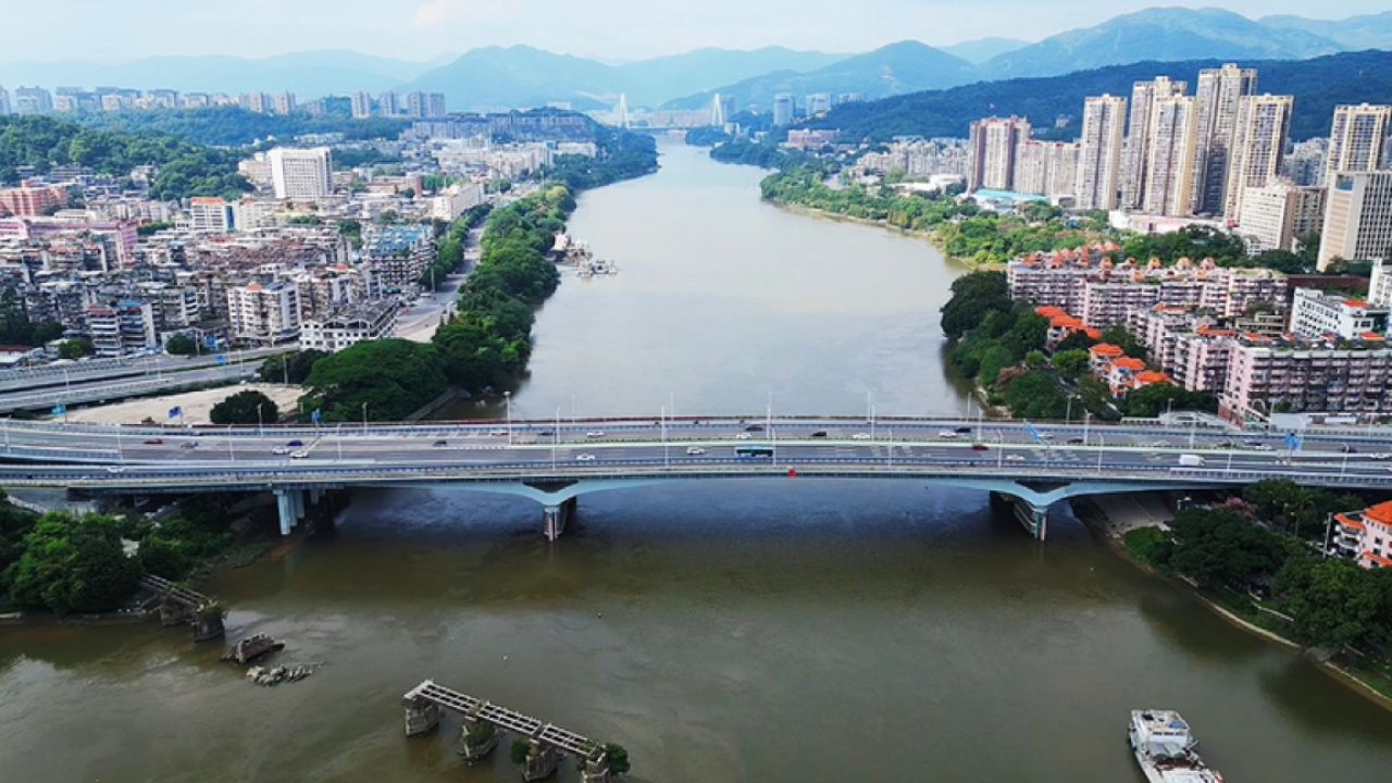 福建福州,闽江洪山大桥,上午9点58分,现场真实状况