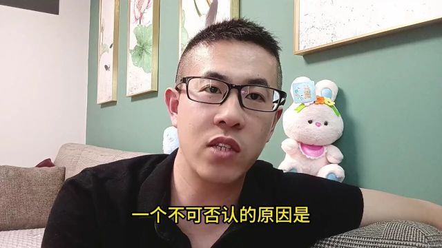 “打烟牌”游戏风靡,校园该不该禁止事物总是会有两面性,在有效的监管下