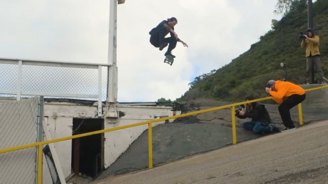 Evan Smith 踢了个巨大的Kickflip! | Indy广告背后的故事