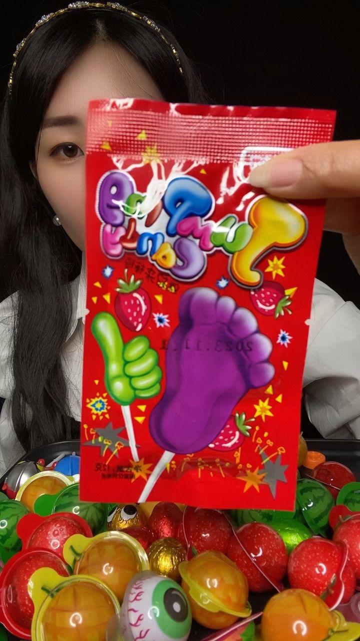 吃小脚丫棒棒糖