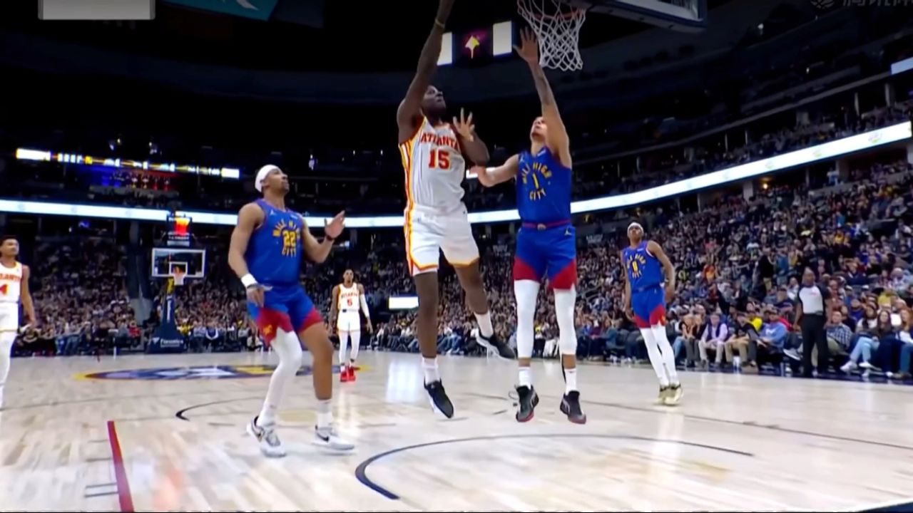 卡佩拉:登哥我想你了!没有了流畅的挡拆顺下艰难砍下19分12板老鹰仍惨