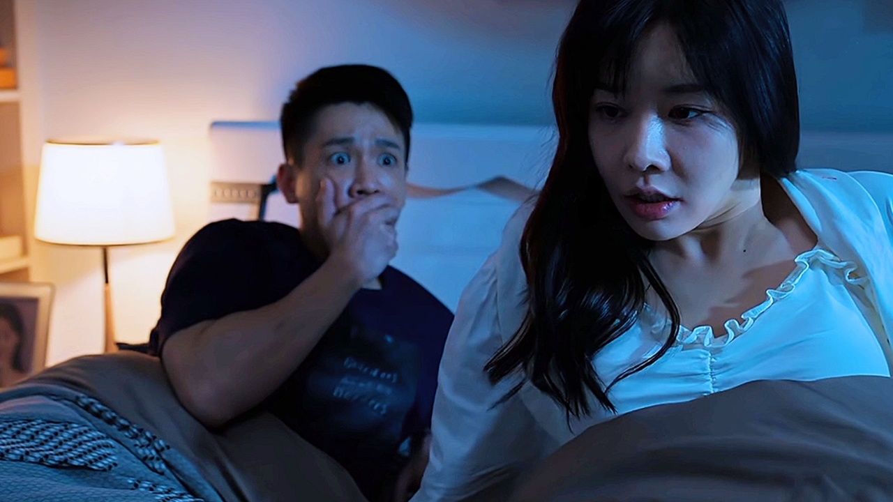 男人亲眼目睹睡梦中的妻子将金项链一口吞入腹中,竟当场吓坏了