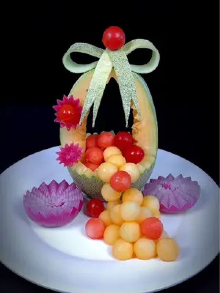 哈密瓜这样做大人小孩都喜欢#吃出仪式感 #摆盘技巧 #水果拼盘的花式