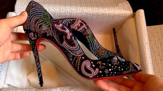 奢侈品牌Christian Louboutin红底高跟鞋欣赏