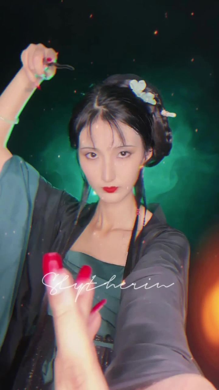 "都2024了,还有谁在高举伏黛大旗?哦是我自己"