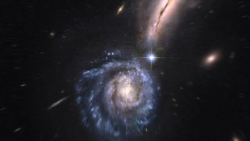 第343集 宇宙深处两个星系组成的巨大感叹号，又像一支宇宙棒棒糖 