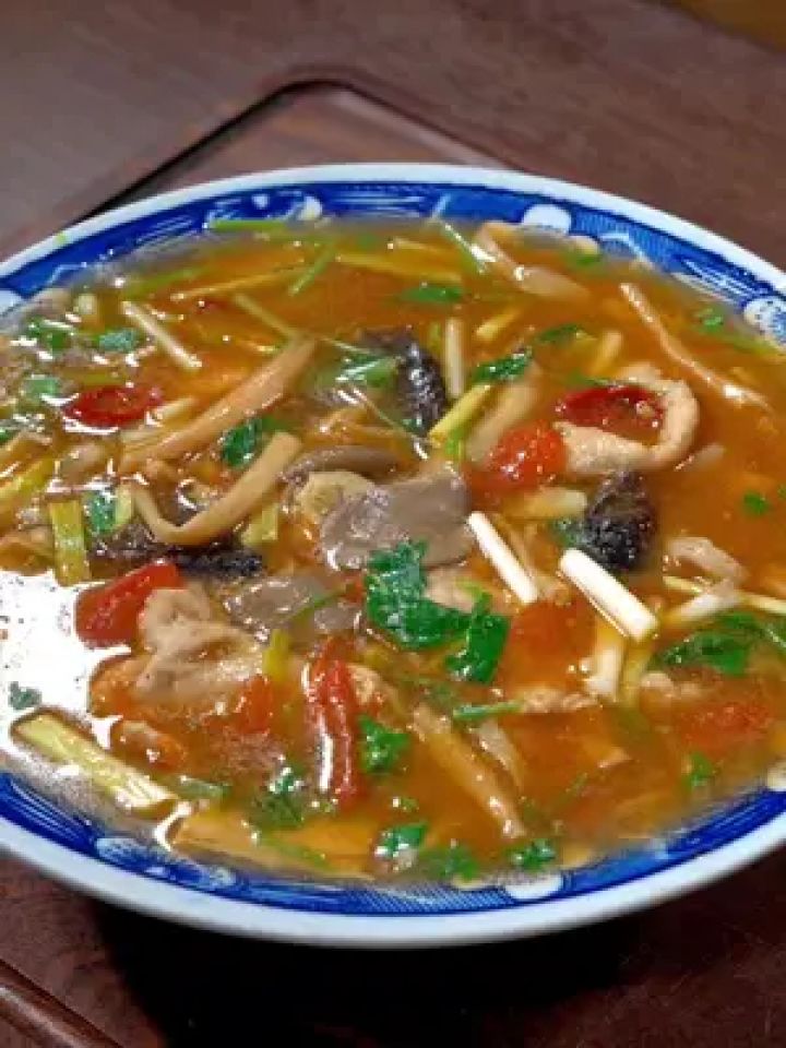 河南美食 连汤肉片这样做,肉质滑嫩,汤鲜味美,天热没胃口来上一碗太