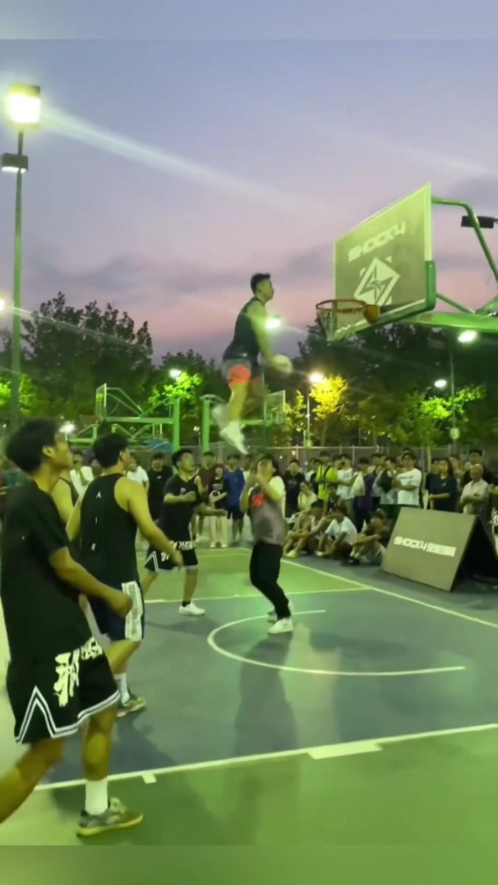 功夫篮球啊!有点牛