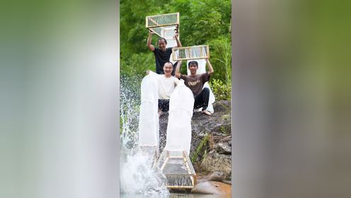 潜入深潭跟踪"泥菩萨",发现足迹后水底布下水龙王陷阱太兴奋了