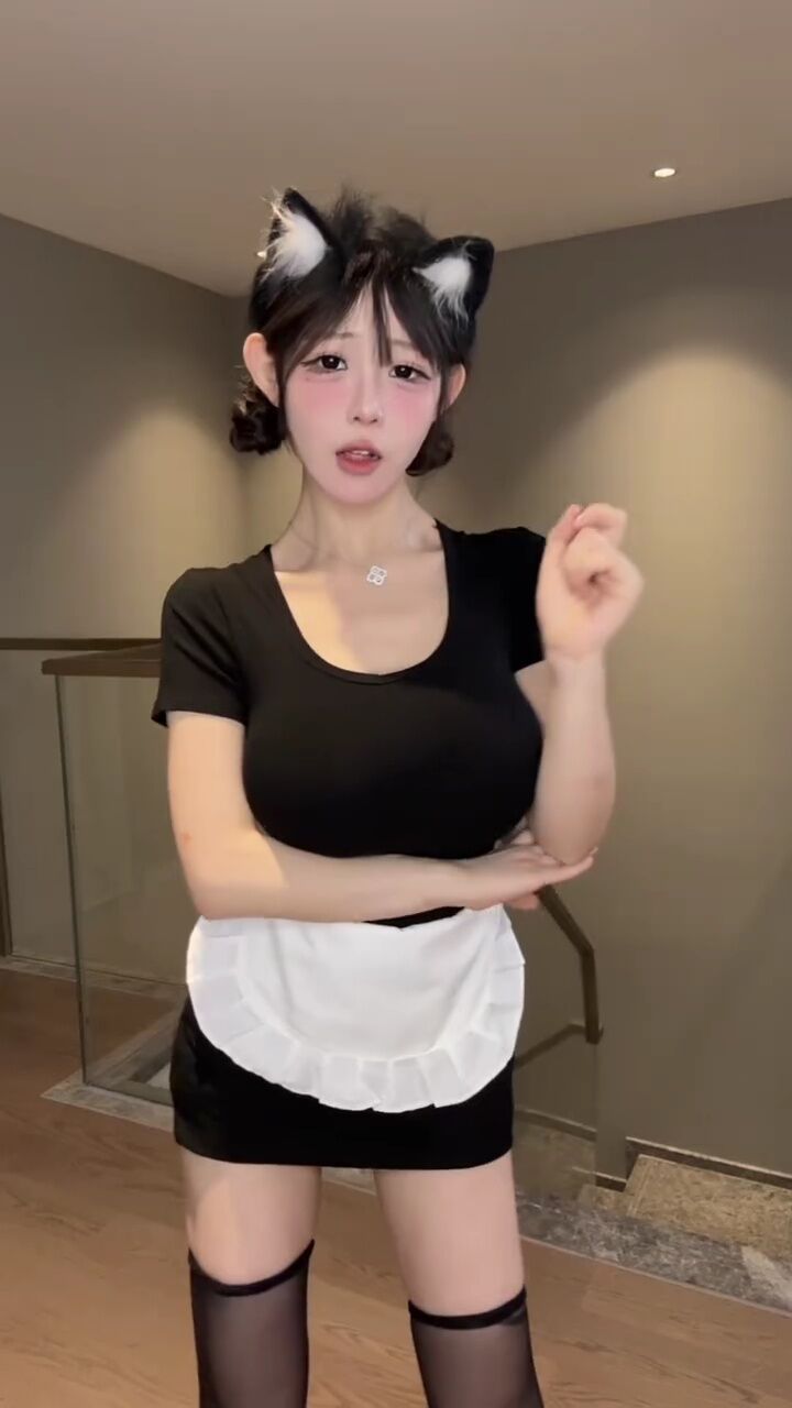 甜系女孩 #完美身材 #你拿什么抵抗我 百变小晨